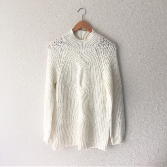 Calvin Klein Sweaters - Calvin Klein White Sweater L size cable knit new
